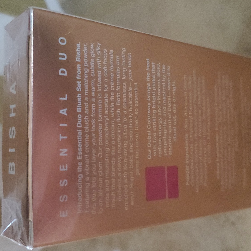Blush Makeup Set - Picture 3 of 3